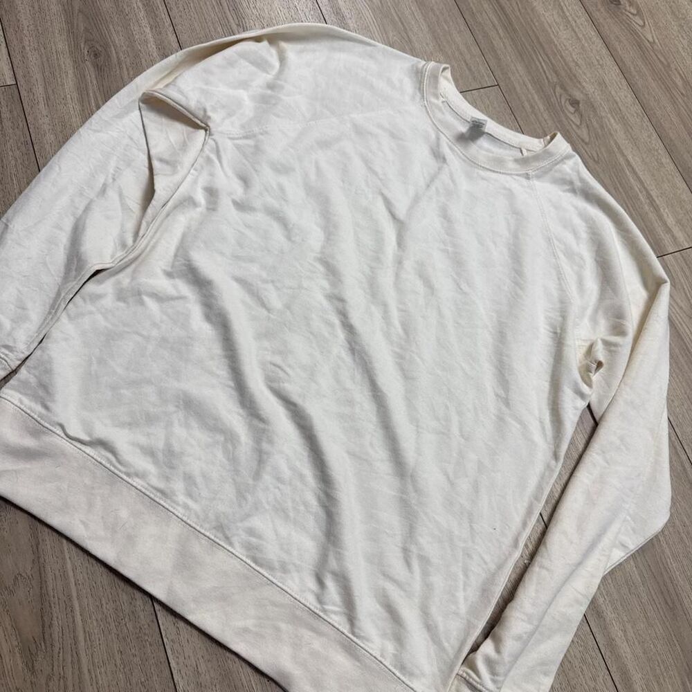 Unbranded Women's Cream and White Sweatshirt